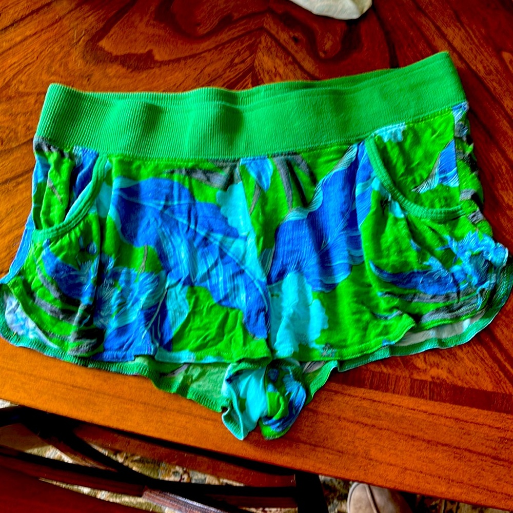 Free people large booty shorts with pockets.